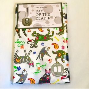 TABLEClOTH, CAT, DOG, HALLOWEEN, DAY OF THE DEAD